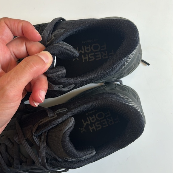 New Balance Women's Fresh Foam X 880 V13 Running Shoe - Picture 8 of 12